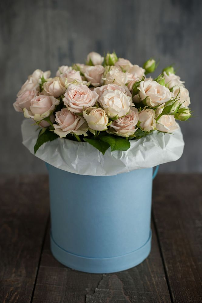 корпоративная коробка с розами для офиса в Калининграде