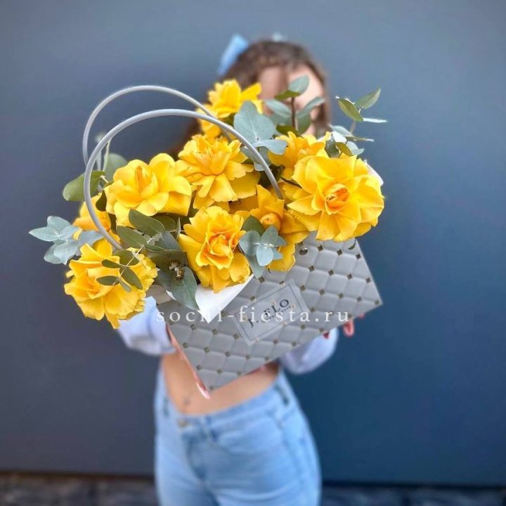 Сумочка с розами "Эдель" в Калининграде