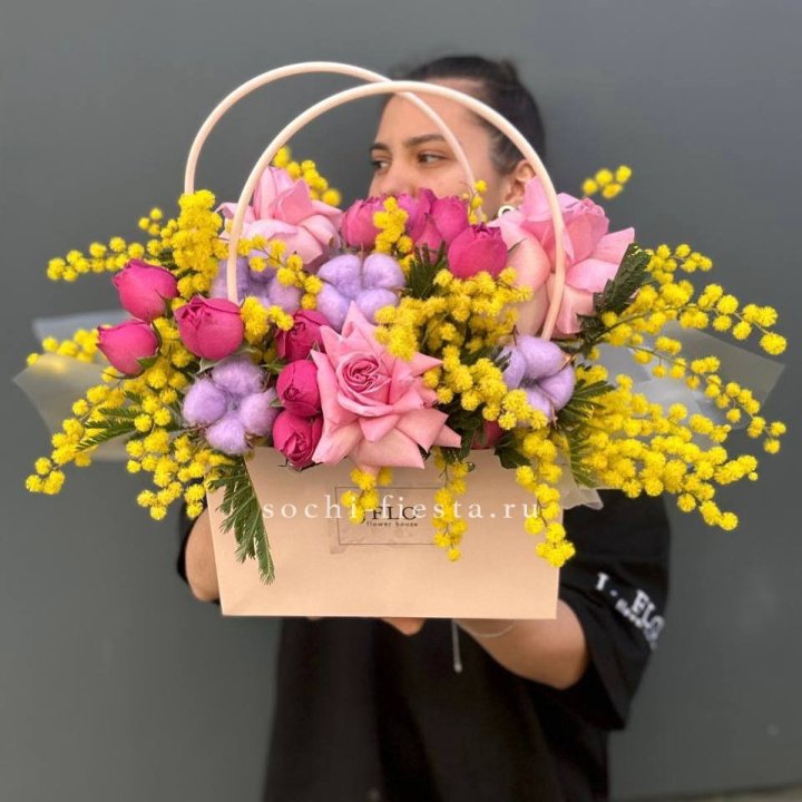 Сумочка мимозы и роз "Примавера" в Калининграде