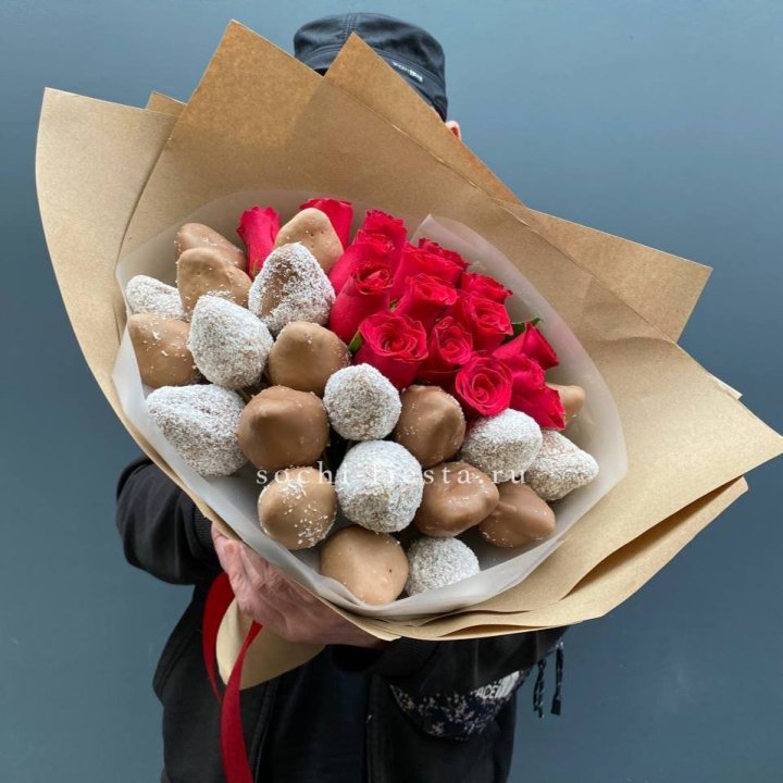 Розы и клубника в шоколаде Мерси в Калининграде