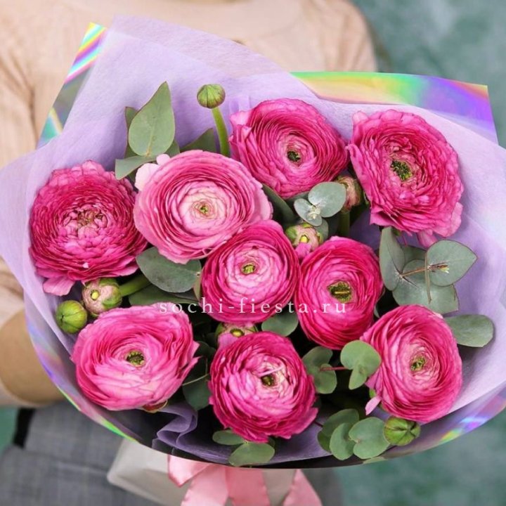 Ранункулюсы с эвкалиптом №2 в Калининграде