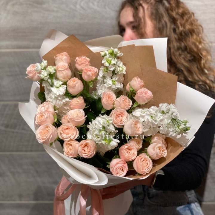 Букет бомбасти и маттиола в Калининграде