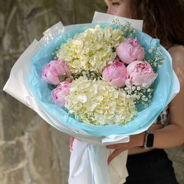 Букет с пионами "Блюсом" в Калининграде
