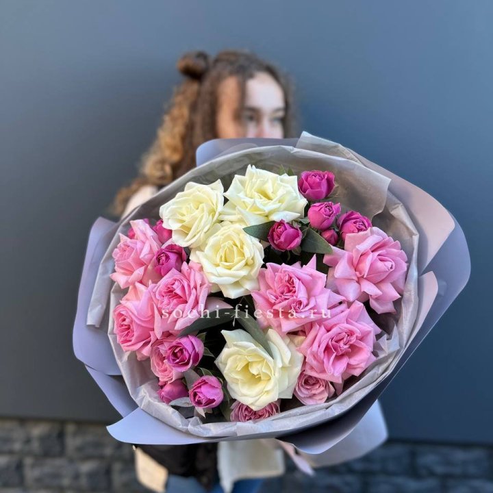 Букет французских и пионовидных роз в Калининграде