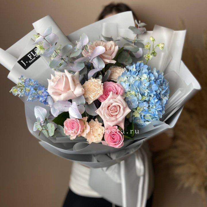 Букет с гортензией № 4 в Калининграде