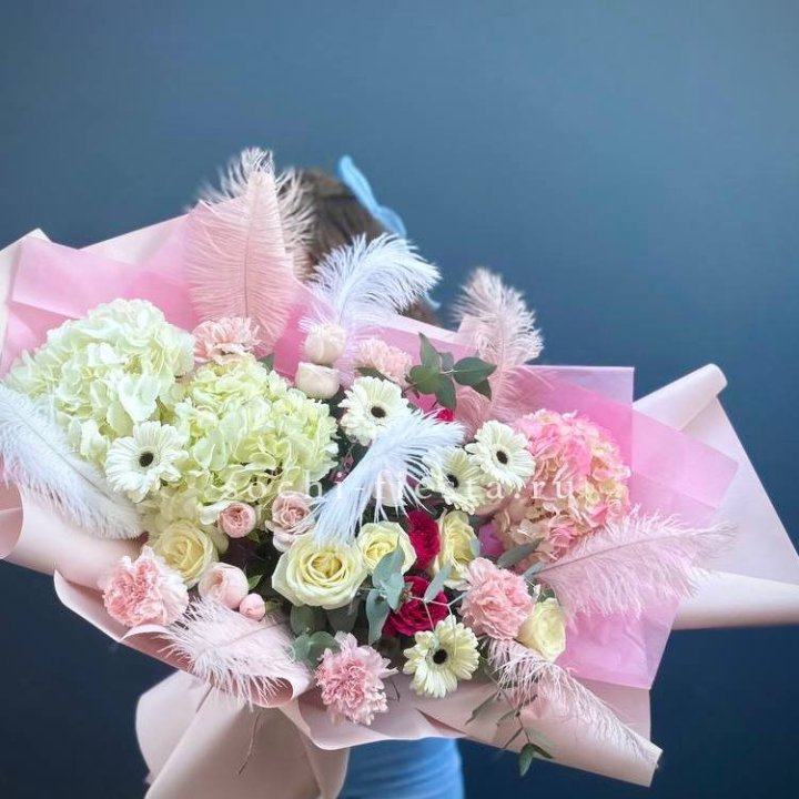 Дизайнерский букет "Валенсия-3" в Калининграде