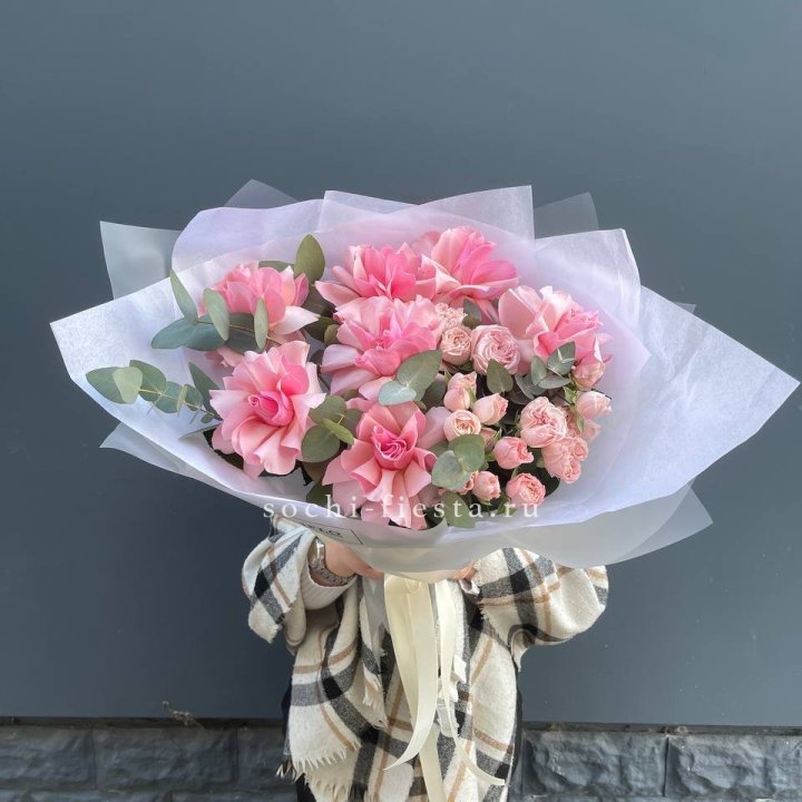 Букет французских и пионовидных роз  в Калининграде