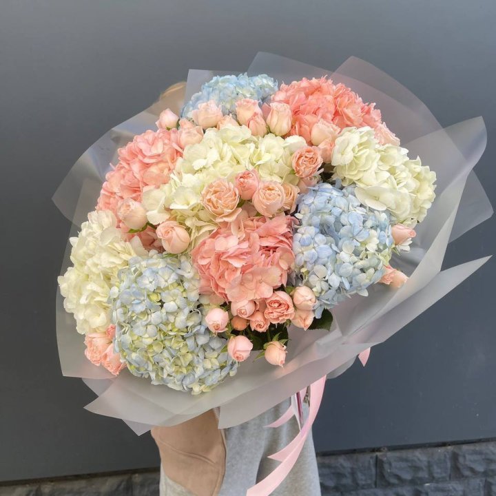 Дуо гортензии и бомбастик в Калининграде