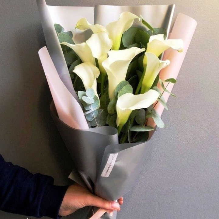 Каллы с эвкалиптом в Калининграде