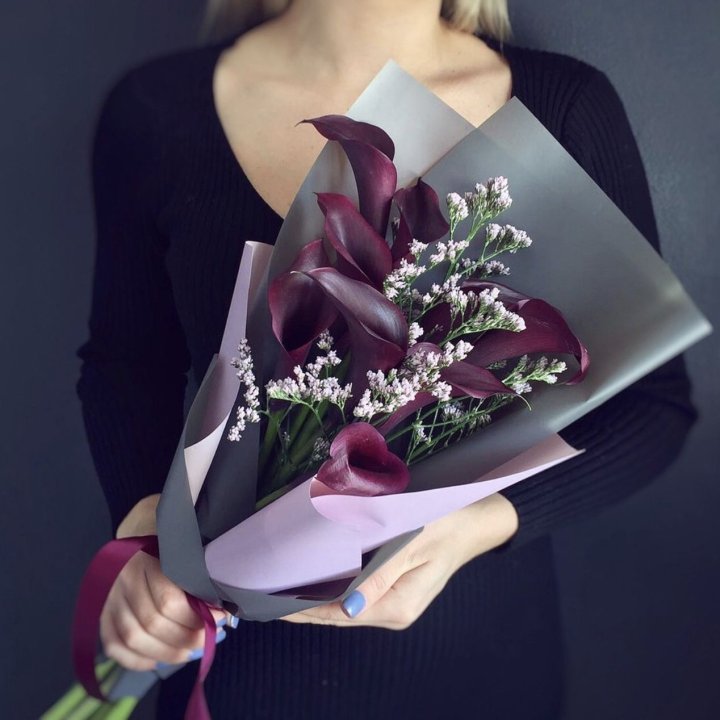 Букет фиолетовых калл в Калининграде