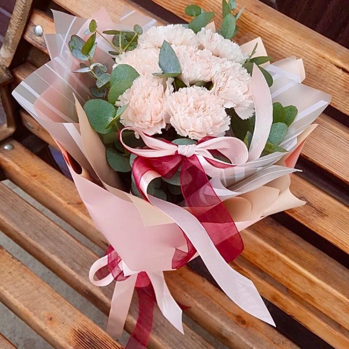 Диантусы с эвкалиптом в Калининграде