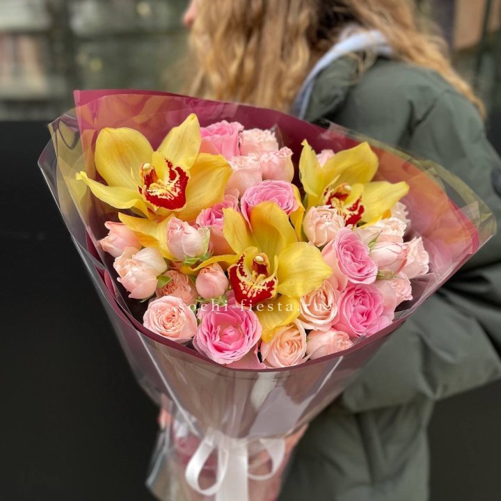  Букет орхидей и роз Есенья в Калининграде