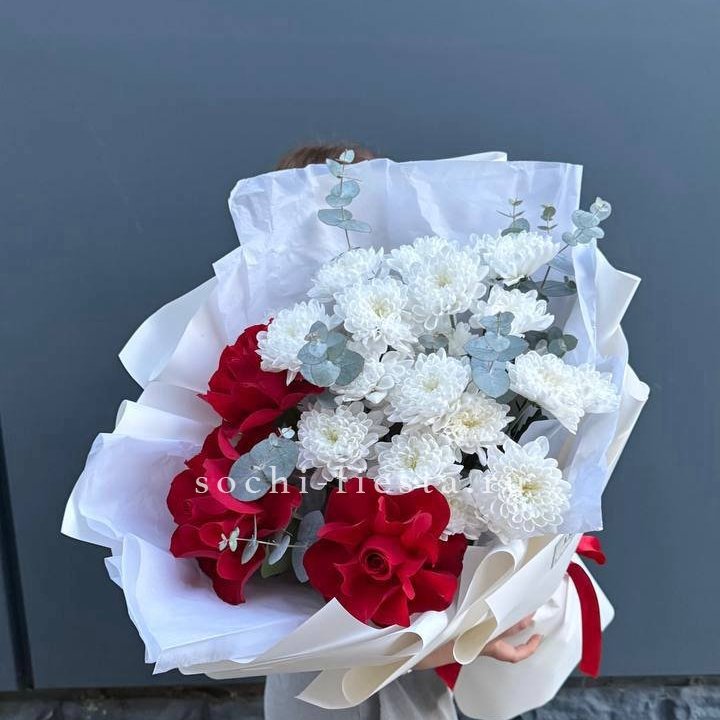 Дуо розы и хризантемы в Калининграде