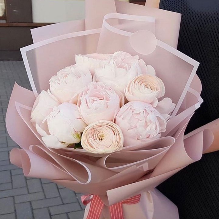 Пионы и ранункулюсы в Калининграде