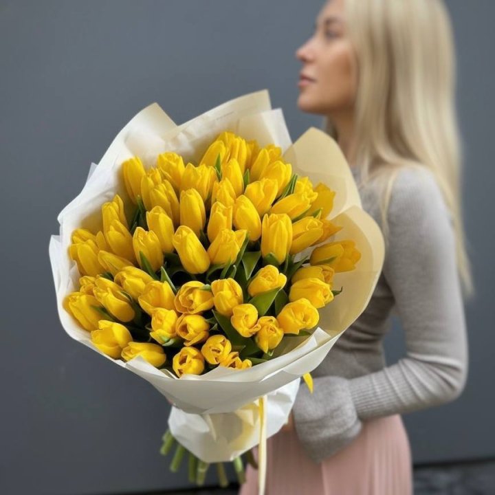 51 желтый тюльпан в Калининграде