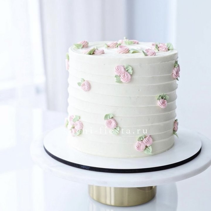 Торт "Розы в снегу" в Калининграде