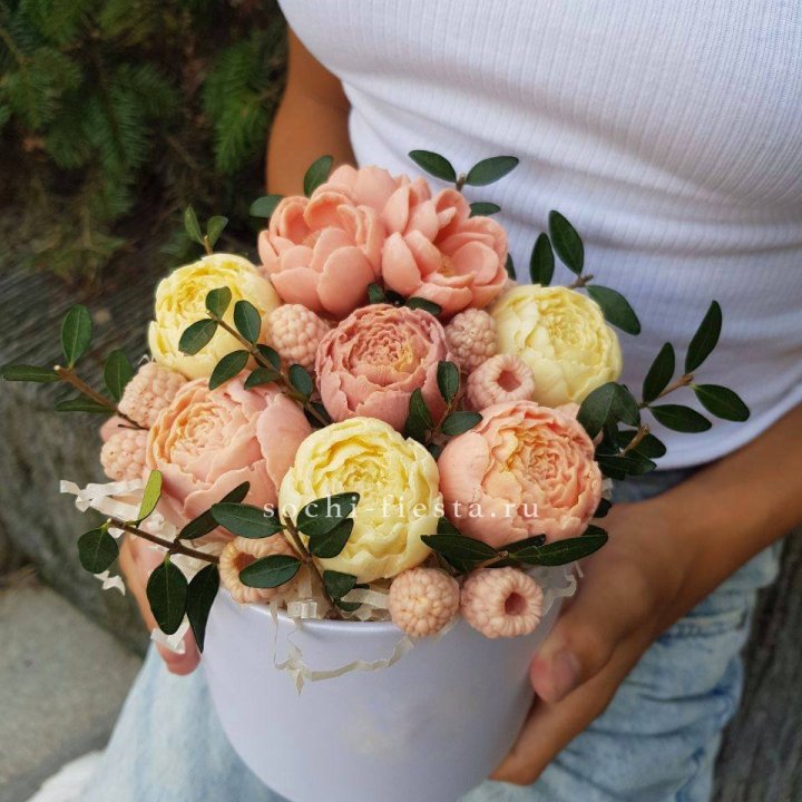 Шоколадный букет с ягодами в Калининграде