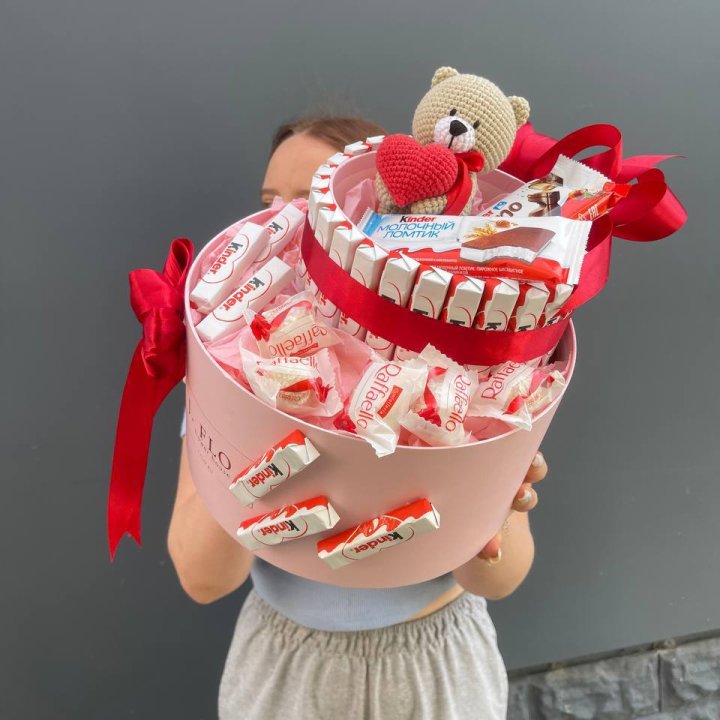 Бокс киндерами и раффаэлло 2 в Калининграде