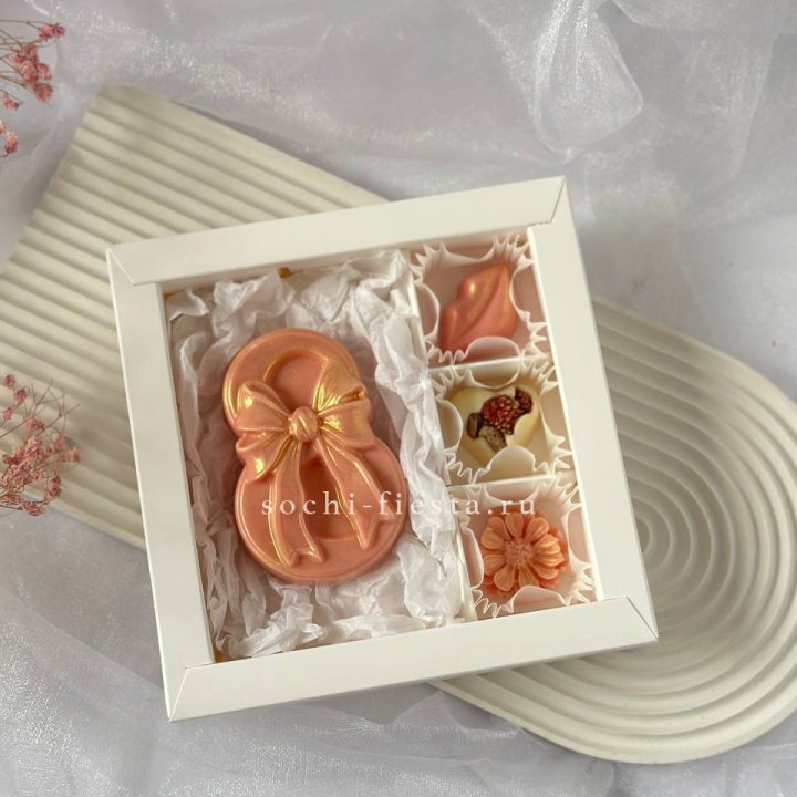 Конфеты из шоколада 8 Марта в Калининграде