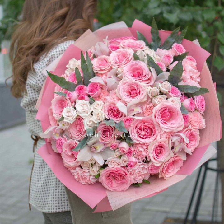 Дизайнерский букет "Барби" в Калининграде