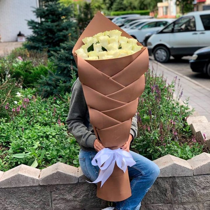 Голландские розы белые "Рыбка" в Калининграде