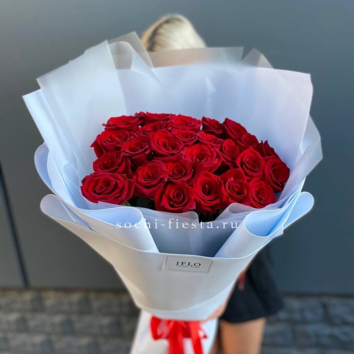 25 высоких роз  в Калининграде