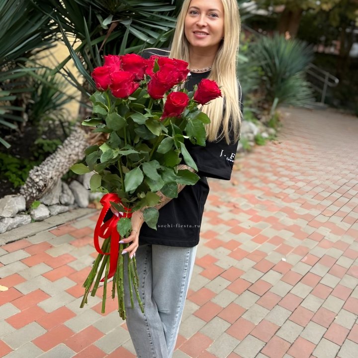 15 высоких красных роз в Калининграде