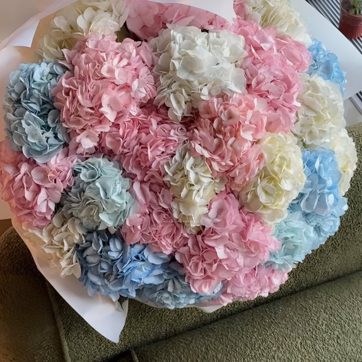 Букет гортензий микс в Калининграде