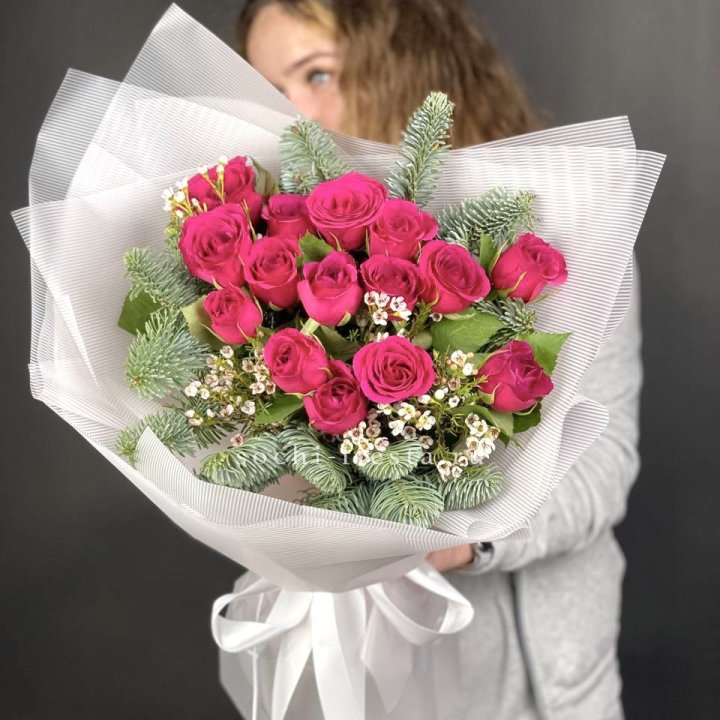 Новогодний букет Елки и Розы в Калининграде