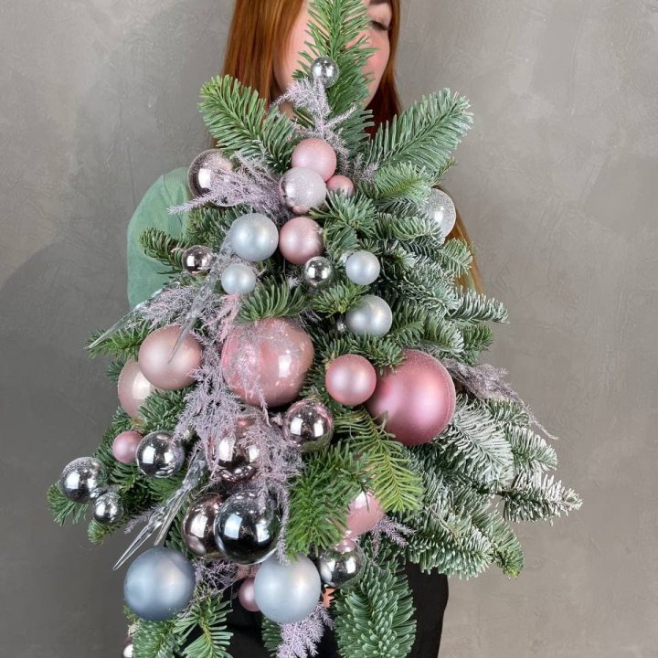 Новогодняя елочка "Розе голд" в Калининграде