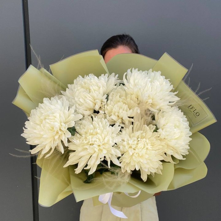 Букет одноголовых хризантем  в Калининграде