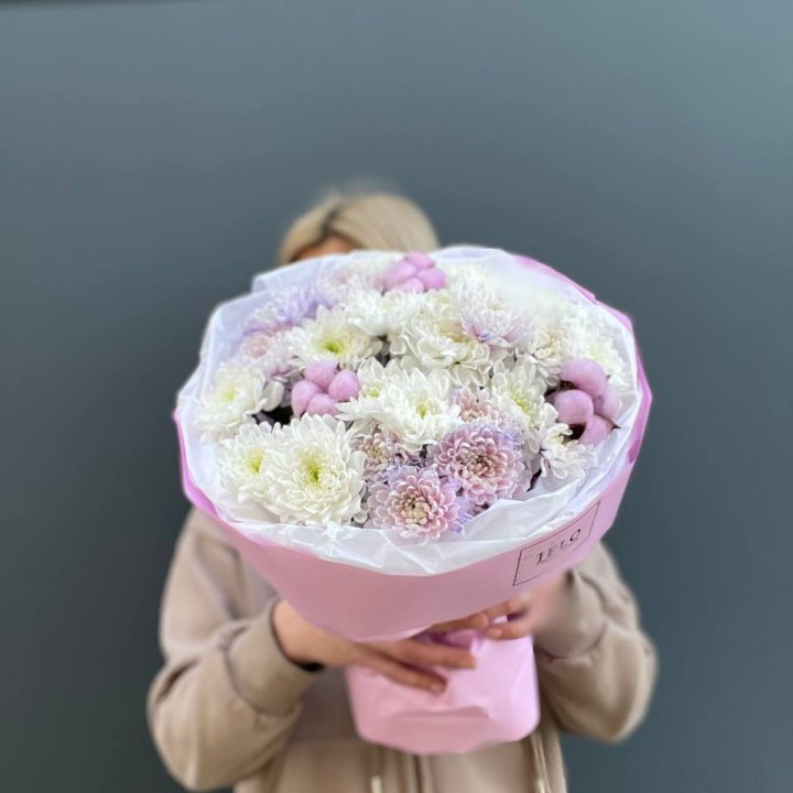 7 нежных хризантем в Калининграде