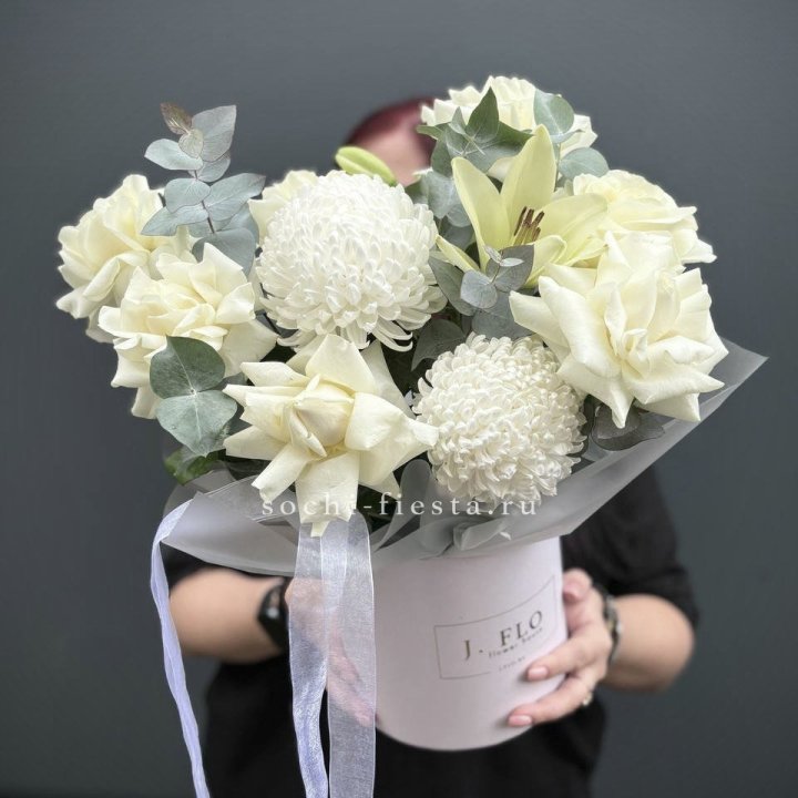 Цветы в шляпной коробке  в Калининграде