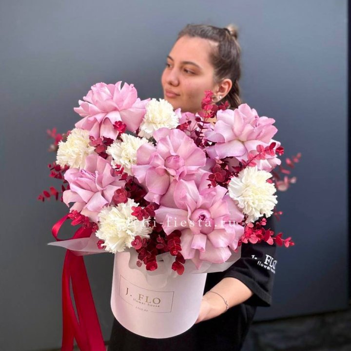 Бокс с французскими розами "Вела вита" в Калининграде