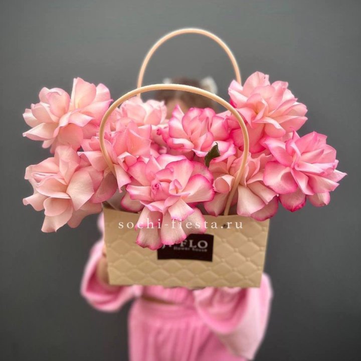 Сумочка розовых роз Венди в Калининграде