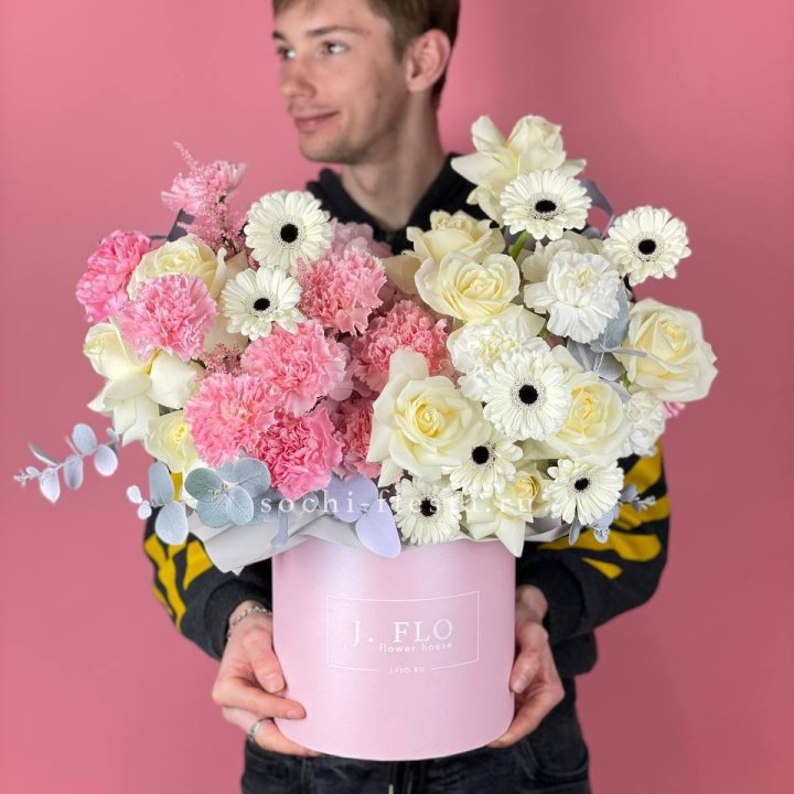 Дизайнерский бокс "Индира" в Калининграде