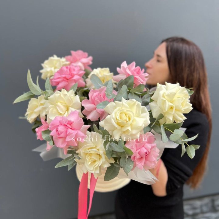 Зефирный бокс из 17 французских роз микс в Калининграде