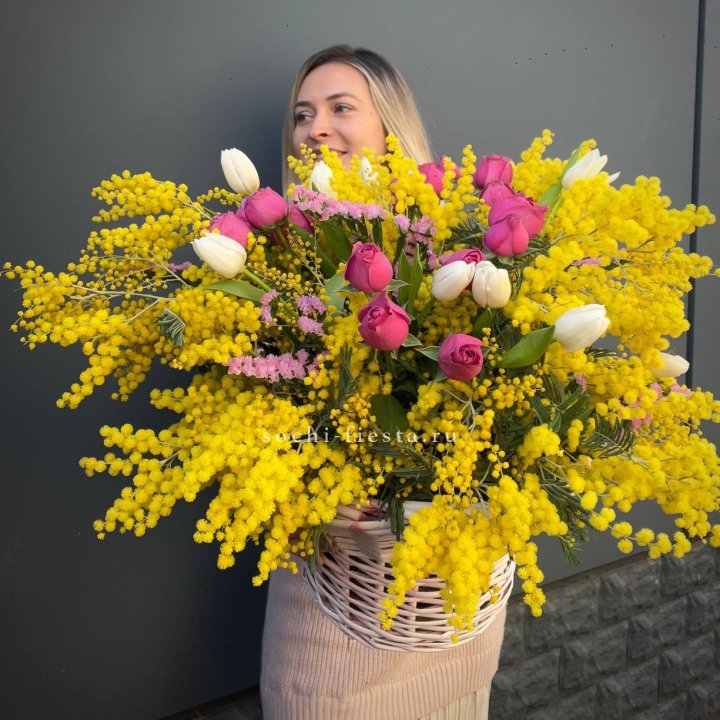 Цветочная корзина с мимозой "Спринг" в Калининграде