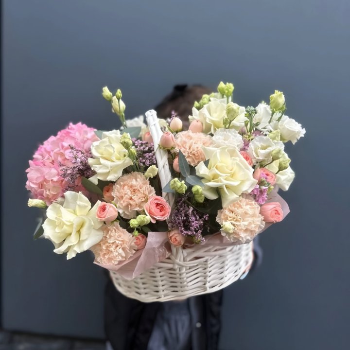 Цветочная корзина "Софтнес" в Калининграде