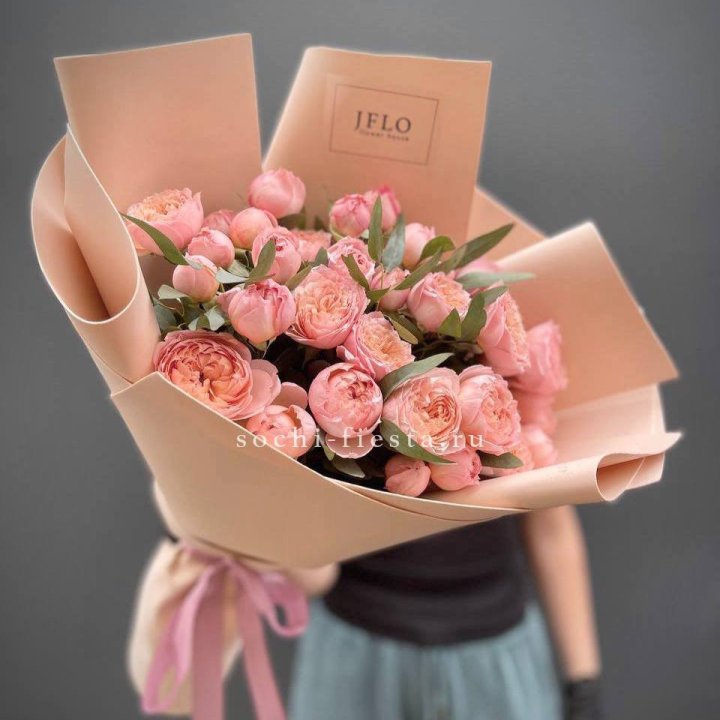 Букет из 9 кустовых роз Джульетта в Калининграде