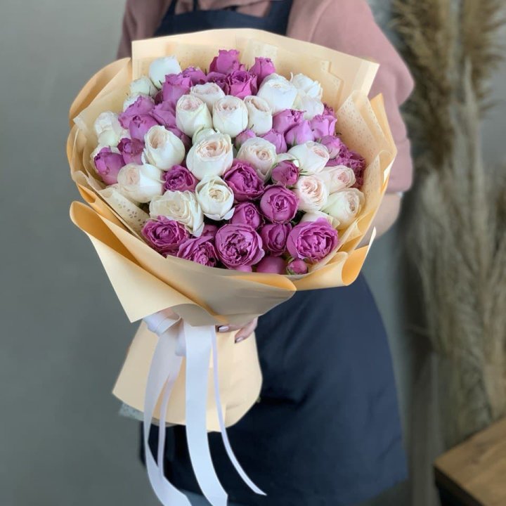 Букет кустовых роз Джулиана в Калининграде