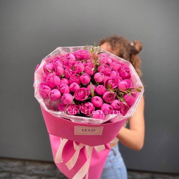 Кустовые розы букет Мисти Баблс в Калининграде