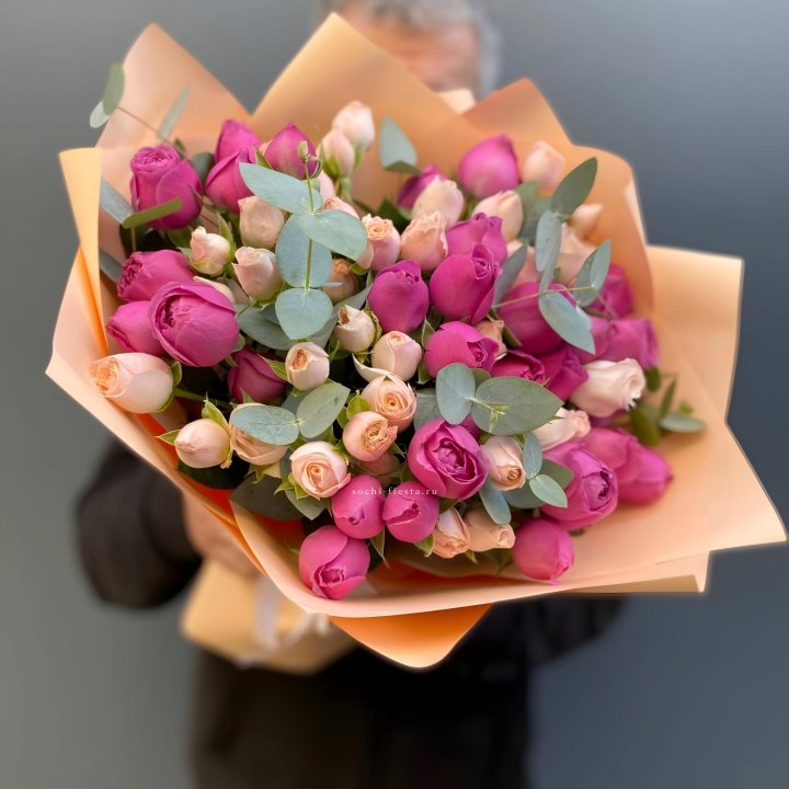 Букет кустовых роз Тендернес в Калининграде