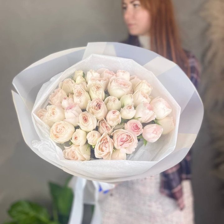 Букет кустовых роз в Калининграде