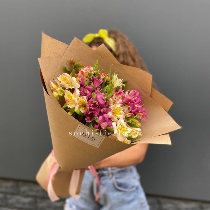 Альстромерии в крафте в Калининграде