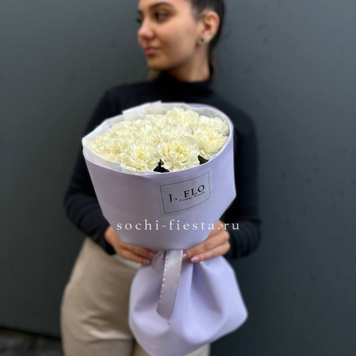 Букет белых диантусов в Калининграде