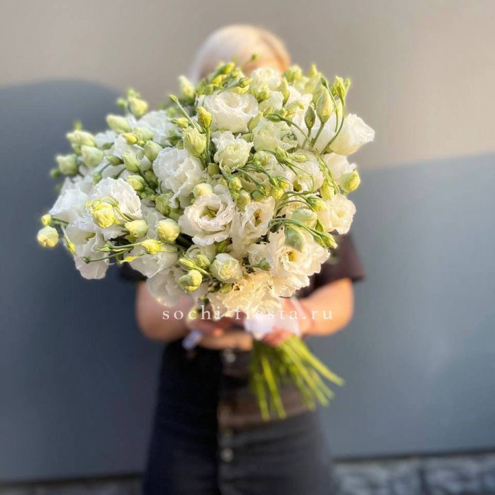 Букет эустом под ленту  в Калининграде