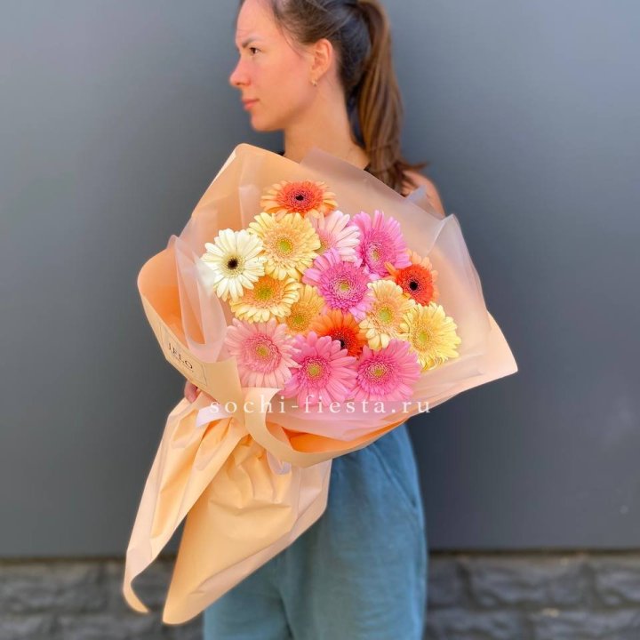 Букет разноцветных гербер в Калининграде