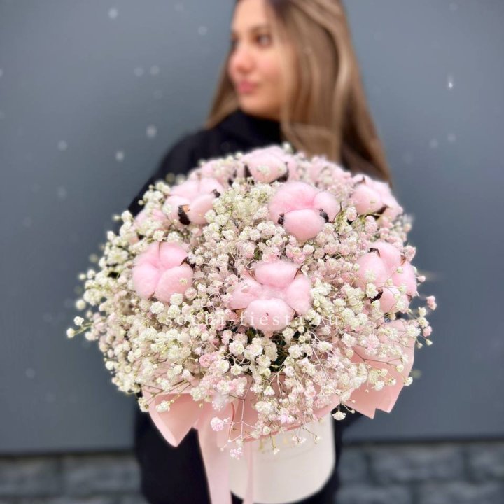 Гипсофилы с хлопком в шляпной коробке в Калининграде