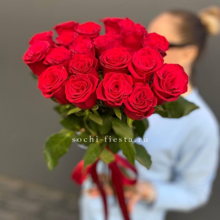 19 красных роз в Калининграде